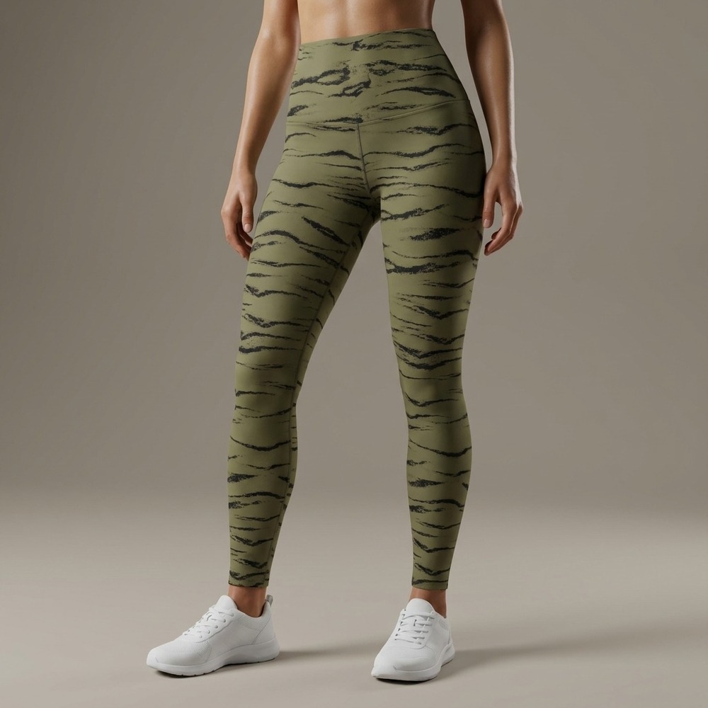 BEYOND YOGA Women Leggings S Green Nylon Tiger Stripe Athleisure NWOT